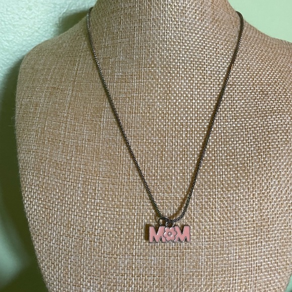 Sweet silver pink enamel MOM necklace - Picture 1 of 7